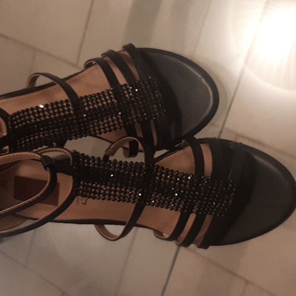 Sweet🖤S.Oliver Leather Dressy Sandals, Black Rhinestone Embellishments.Size 39